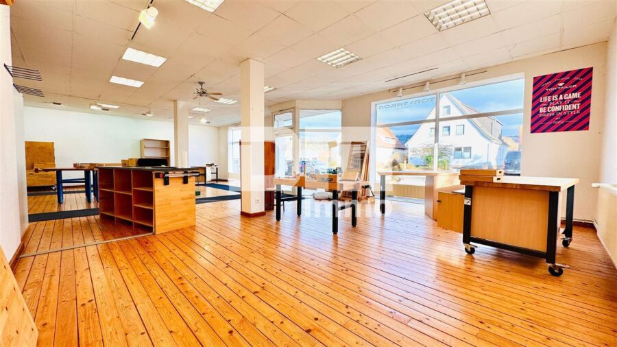 Laden-/Büro-/Lagerkomplex mit 300 m² Nutzfläche auf großem Grundstück und Parkflächen - EG Verkaufsraum Hauptraum